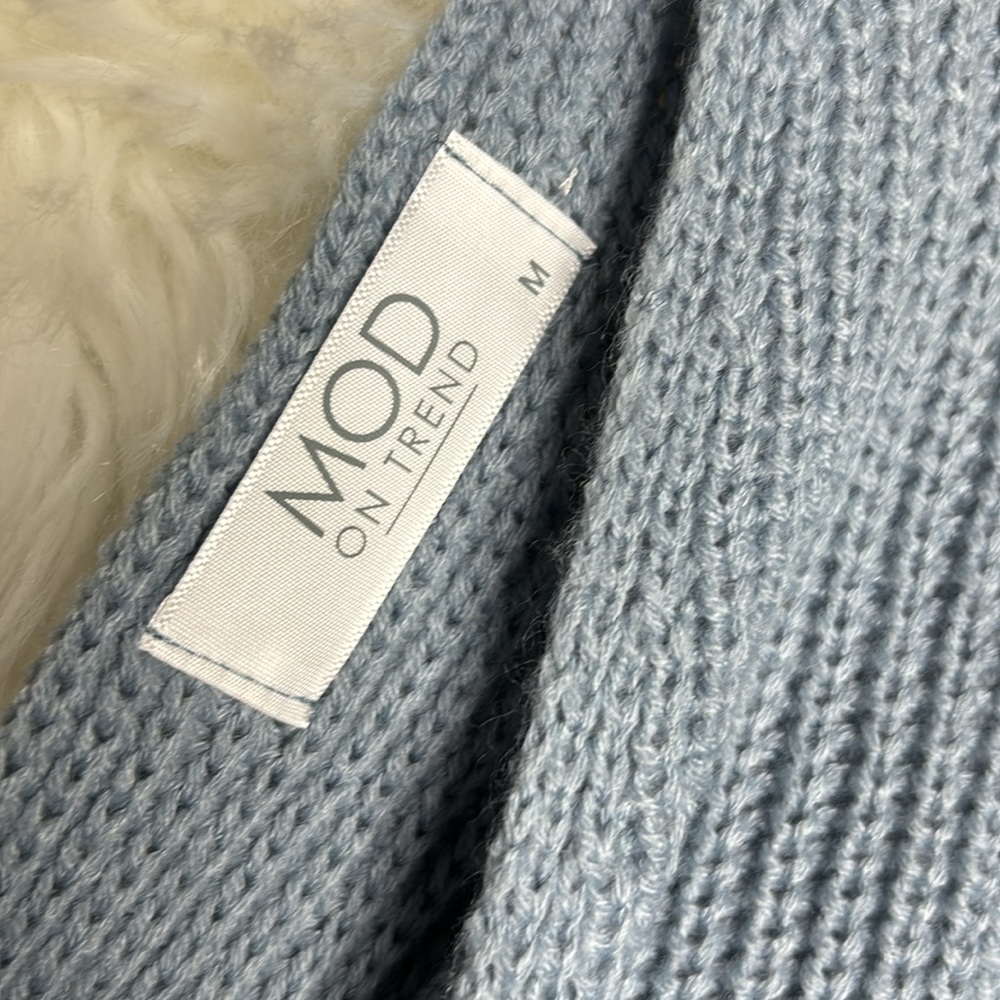 Mod on rend pullover sweater - Picture 2 of 4